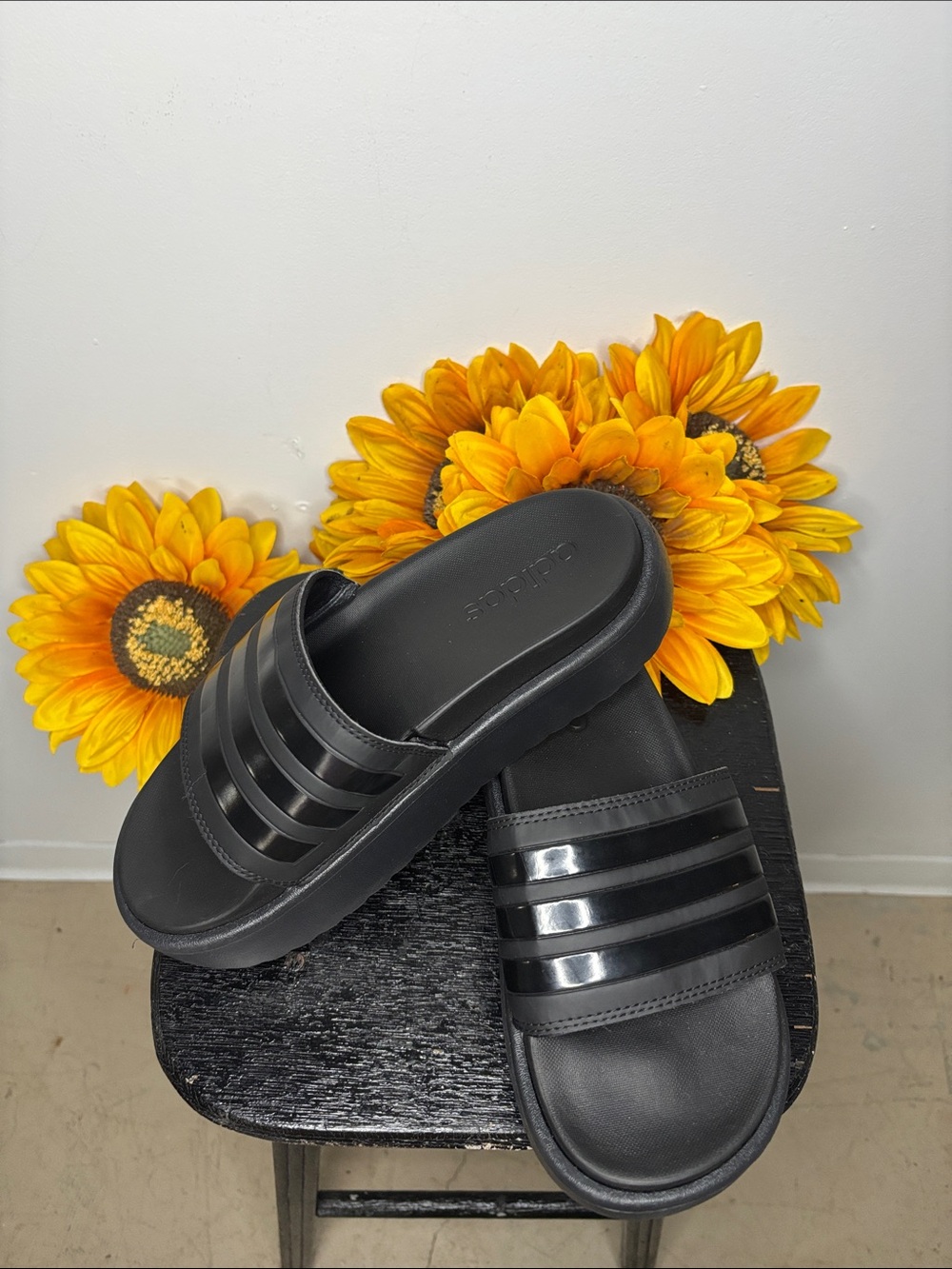 adidas Adilette Platform slides Size 6